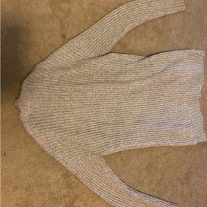 I’m selling a comfortable cardigan it’s size xs